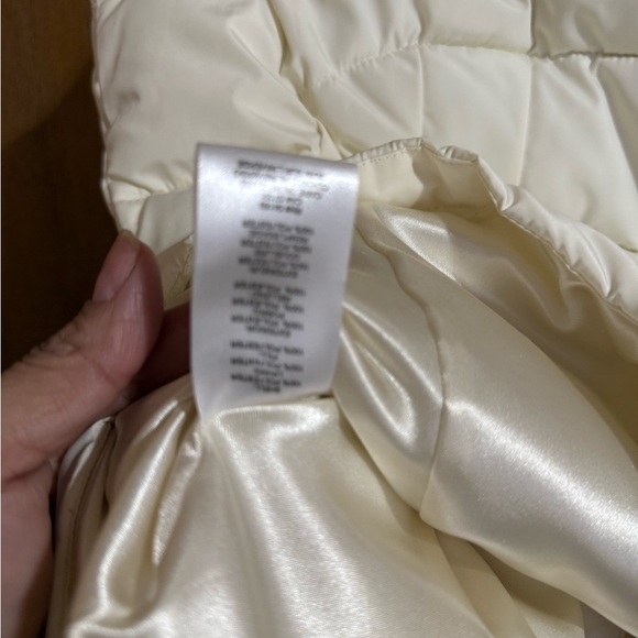 Calvin Klein Ivory Quilted Puffer Vest with Gold Zippers - Picture 4 of 7